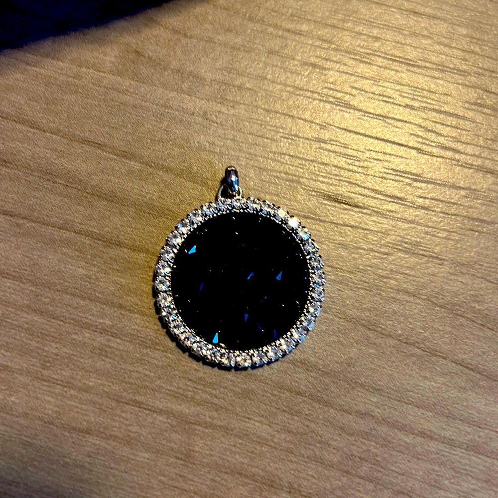 Brand new crystal pendant - black and silver